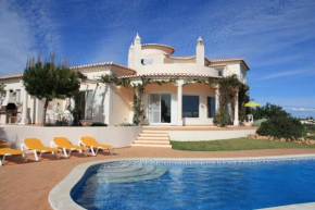 Luxurious villa with beautiful see views & spacious garden, Ferragudo